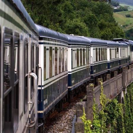 TRENES TURÍSTICOS DE LUJO - TRANSCANTÁBRICO